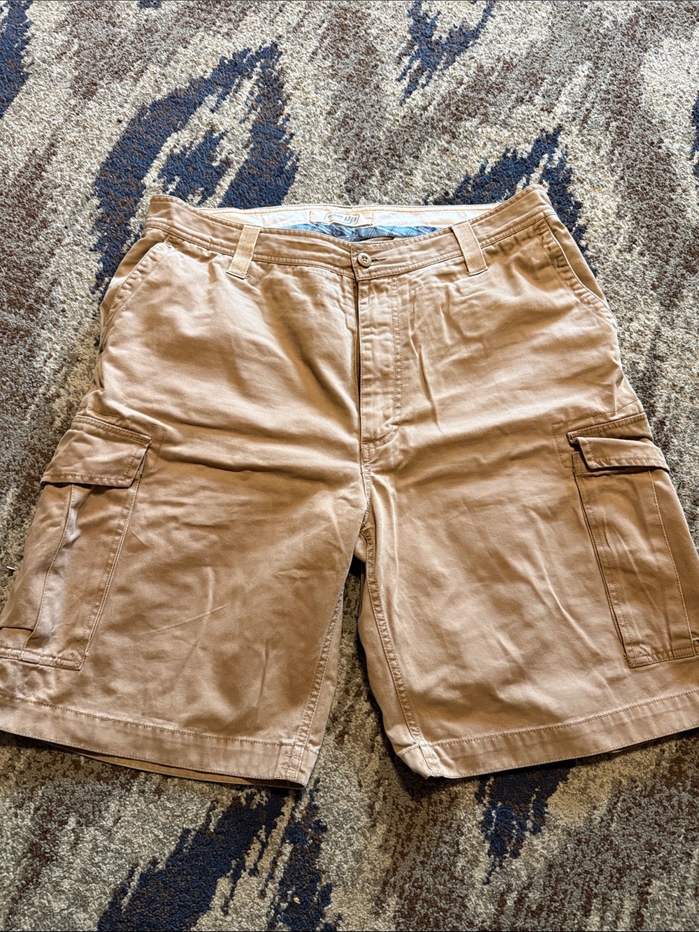Men's Cargo Shorts in Light Tan - Casual Utility Style size 38 waist